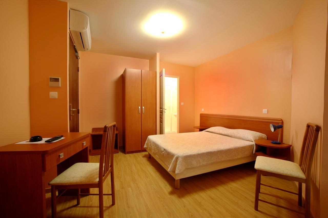Hotel Le Dauphin Ajaccio  Dış mekan fotoğraf
